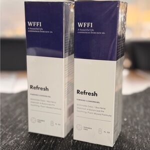 WFFI REFRESH Feminine Cleansing Gel Lot of 2–8oz Bottles Women’s Hygiene Odor